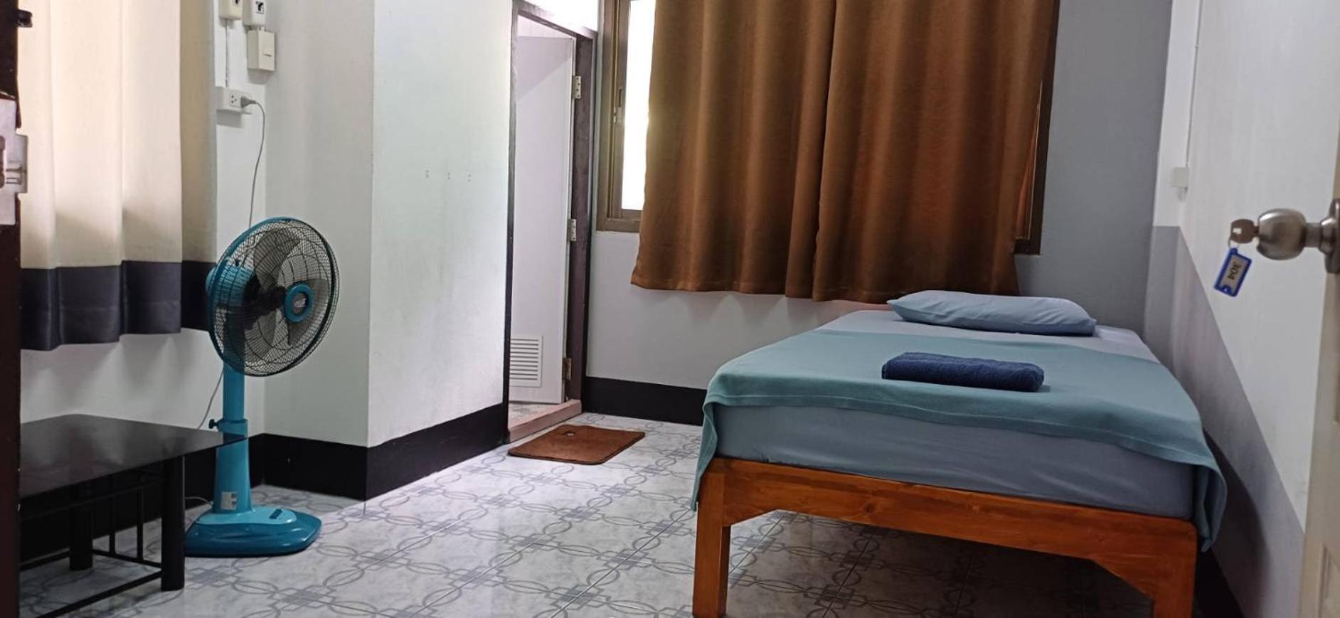 Satop Travelers Guesthouse Chiang Mai Luaran gambar