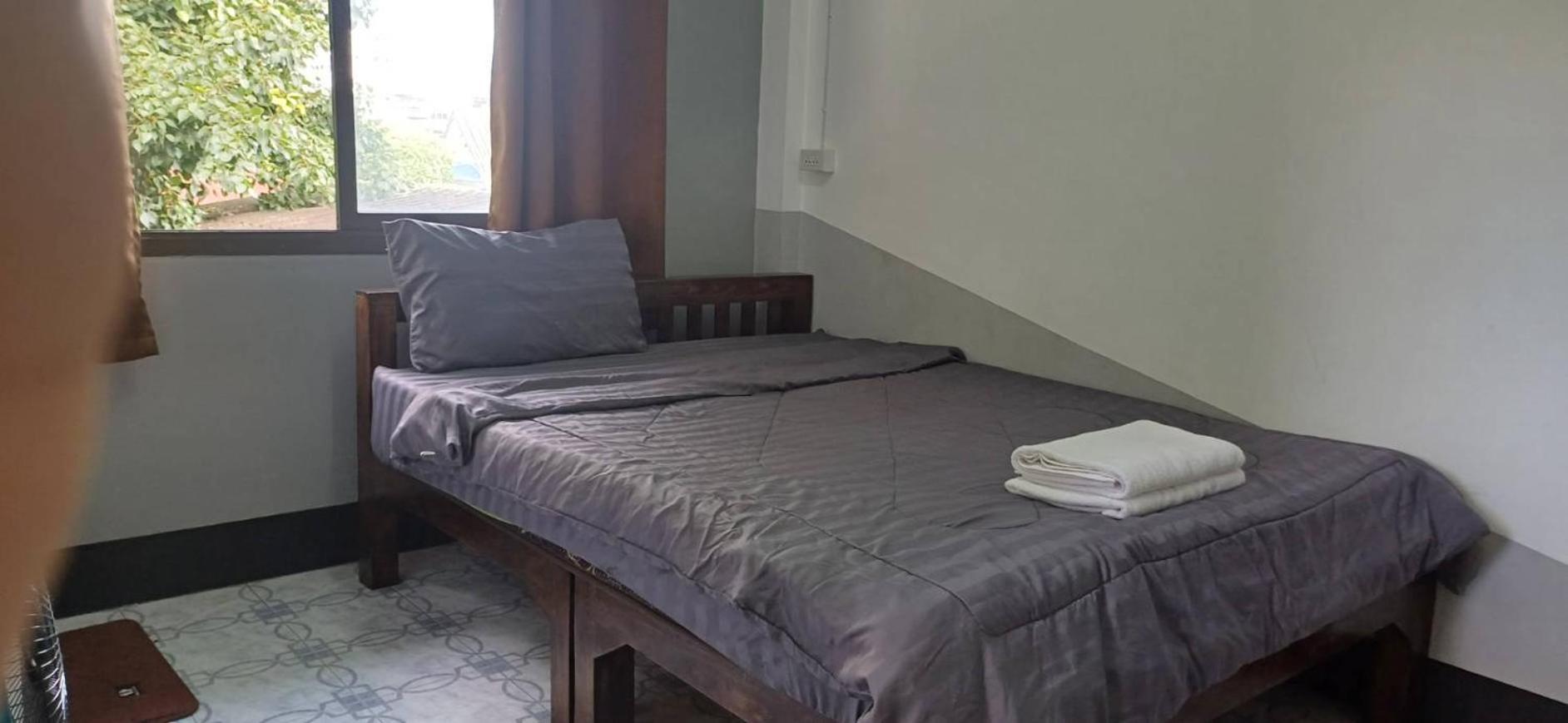 Satop Travelers Guesthouse Chiang Mai Luaran gambar