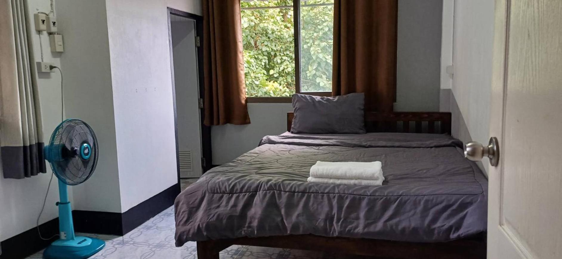 Satop Travelers Guesthouse Chiang Mai Luaran gambar